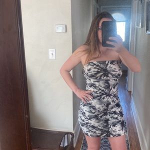 Capella black and white Smokey ruched dress 😍😍